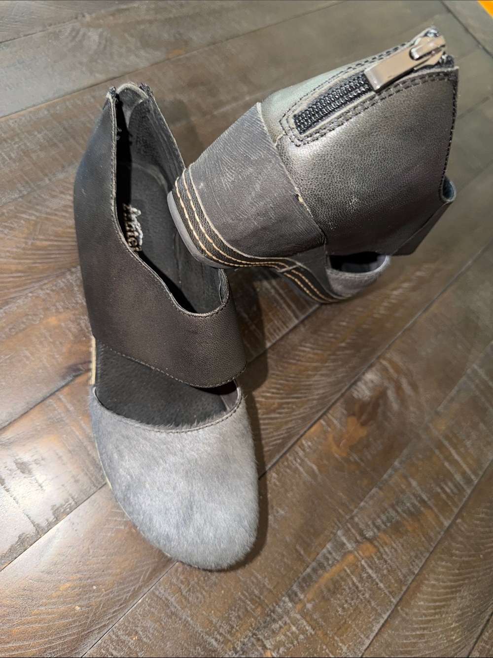 Antelope Two-Tone Gray D'Orsay Calf Hair Back Zip Wedges